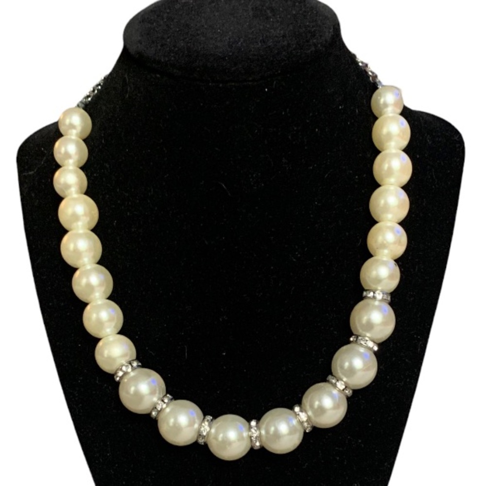Faux Pearl Rhinestone Necklace Chunky Silver Tone.
